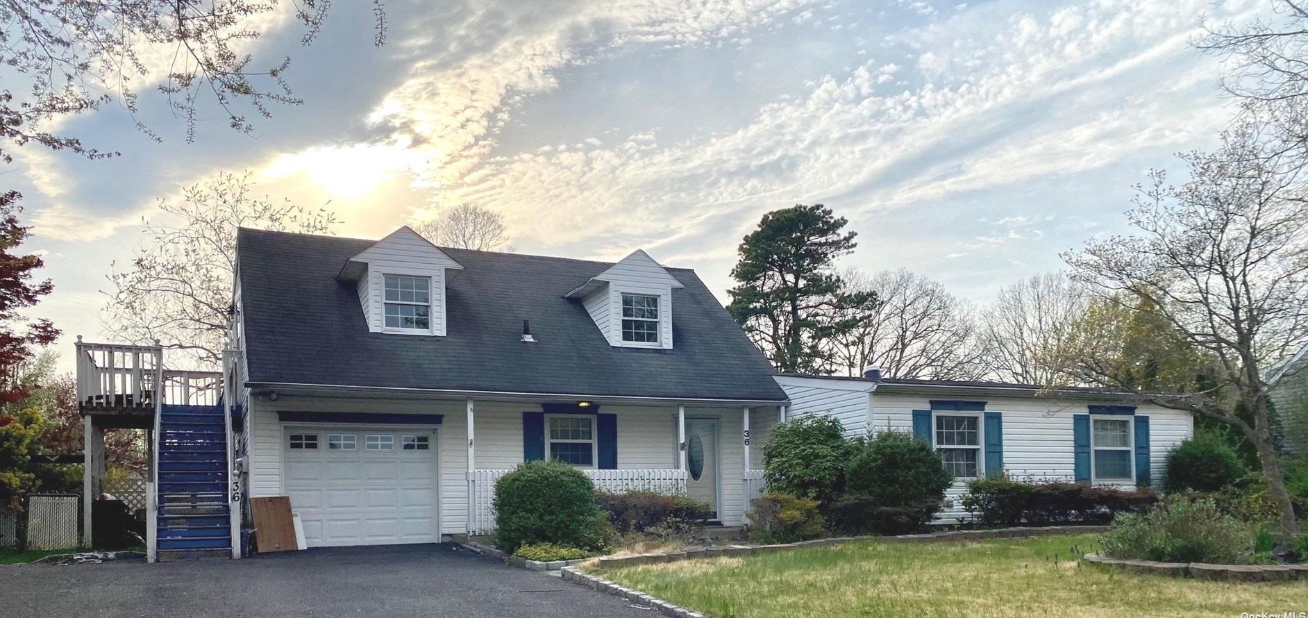 36 White Pine Way, Gordon Heights, NY 11763-4223