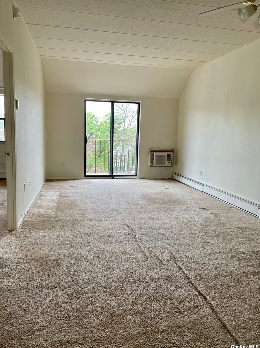 66-19 242nd St #17e, Flushing, NY 11362