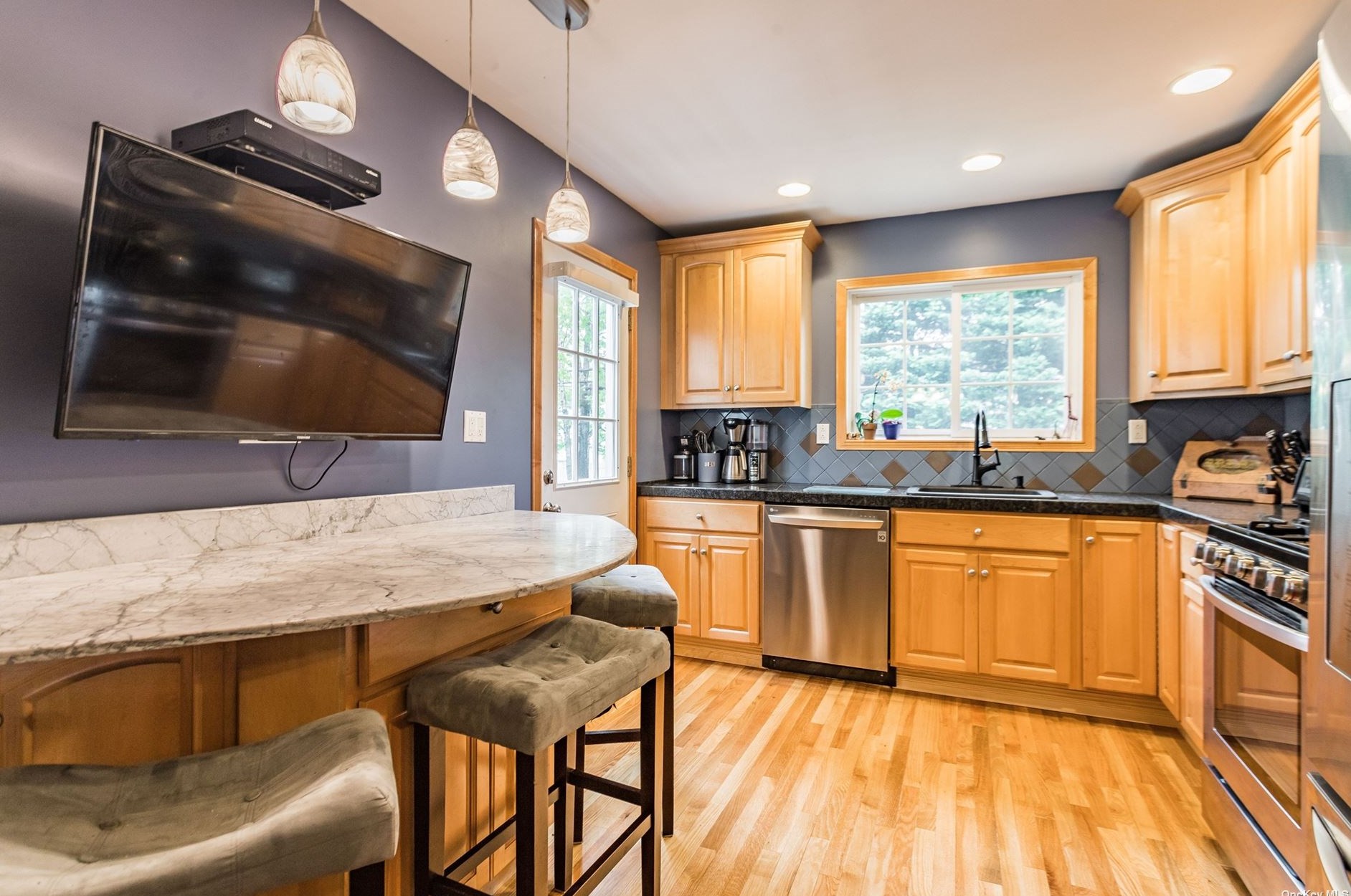 1281 Jonathan Ln, North Wantagh, NY 11793