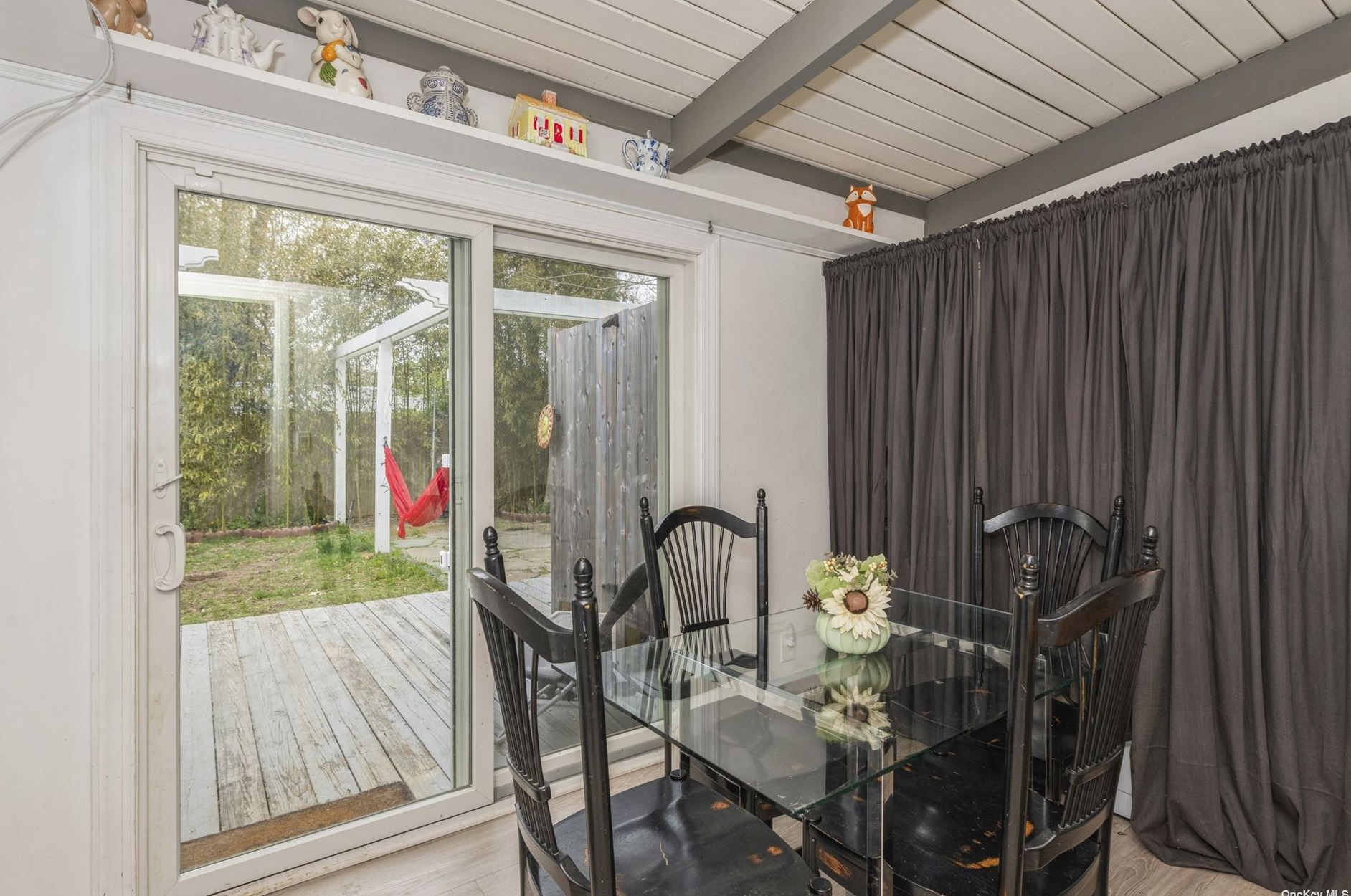 22 Washington Ave, Hampton Bays NY  11946-3037 exterior