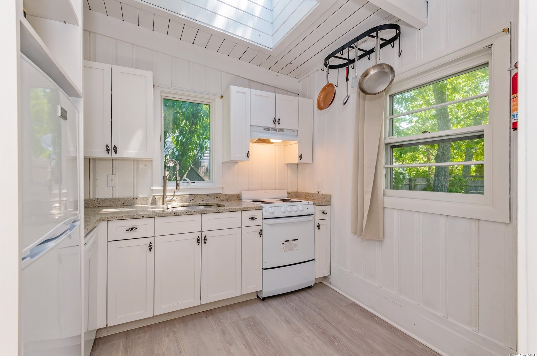 22 Washington Ave, Hampton Bays NY  11946-3037 exterior