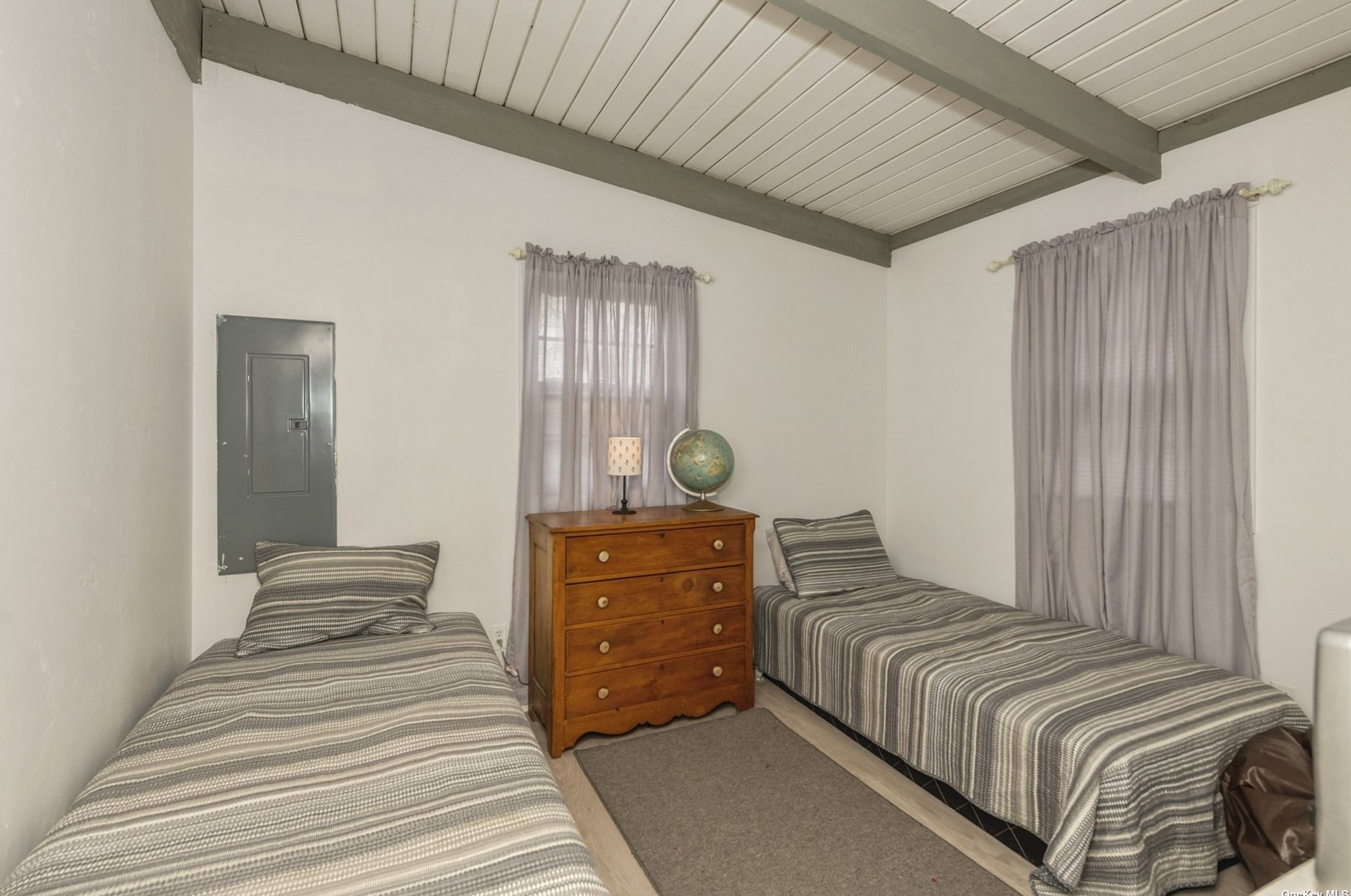 22 Washington Ave, Hampton Bays NY  11946-3037 exterior