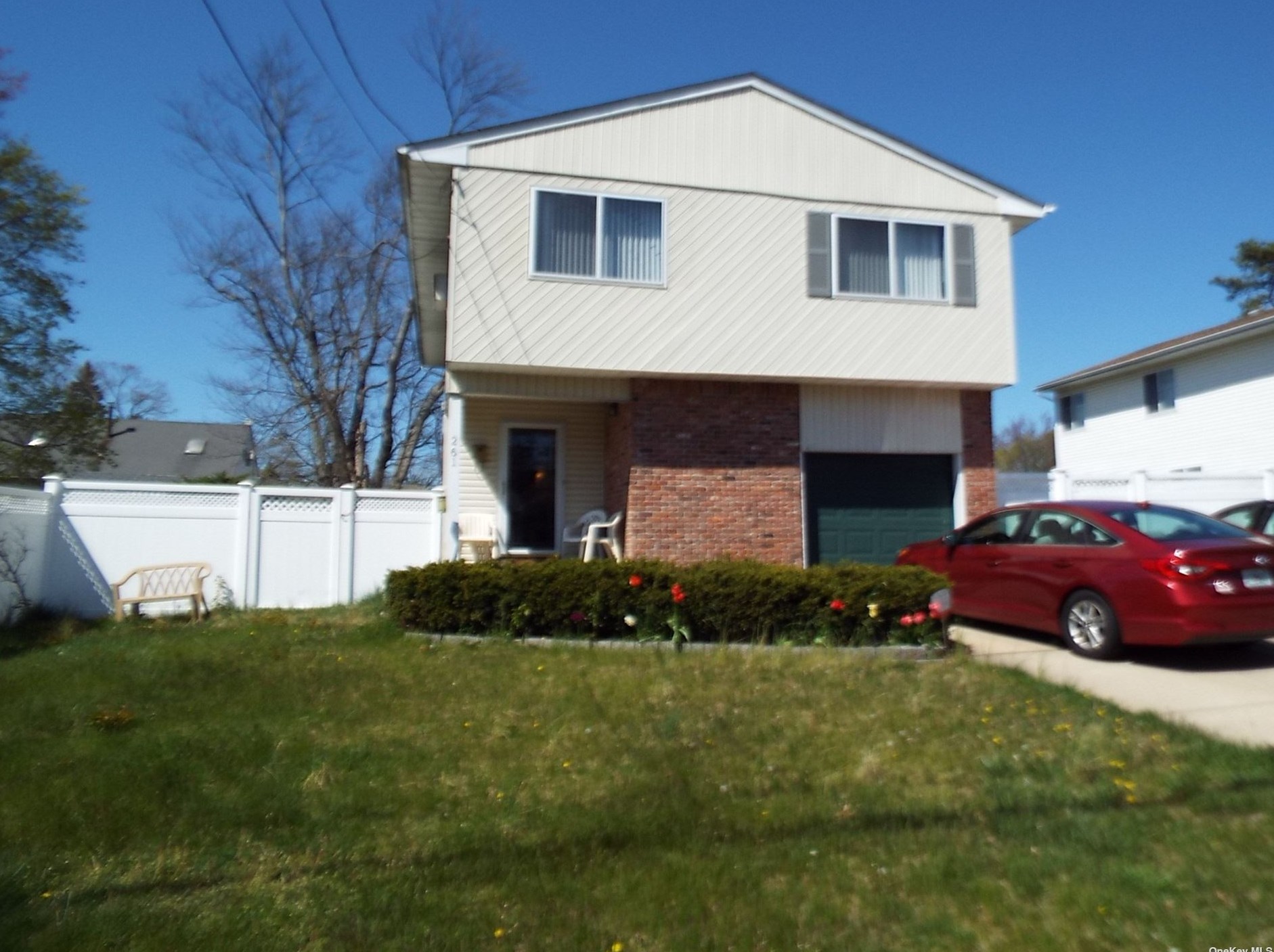 261 Chelsea Ave, Babylon, NY 11704