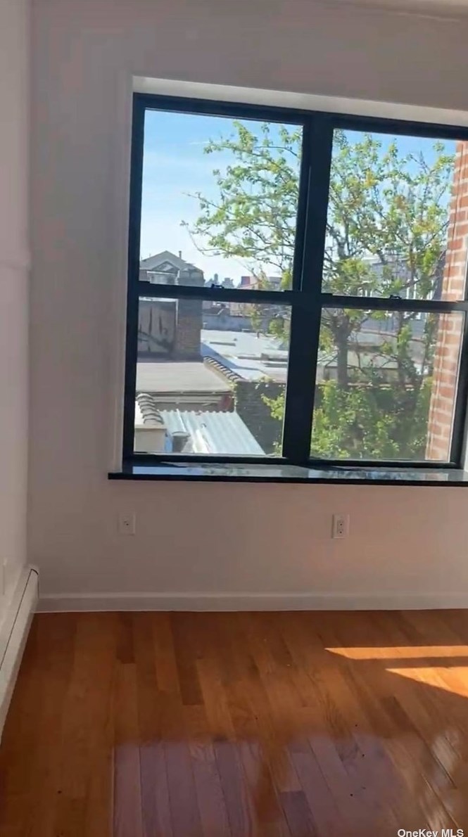 37-38 59th St #2, Flushing, NY 11377