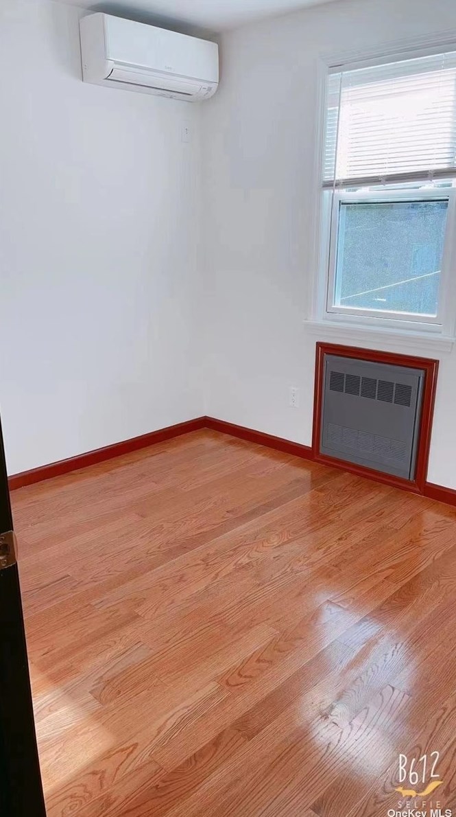 61-25 157th St #2, Flushing, NY 11367