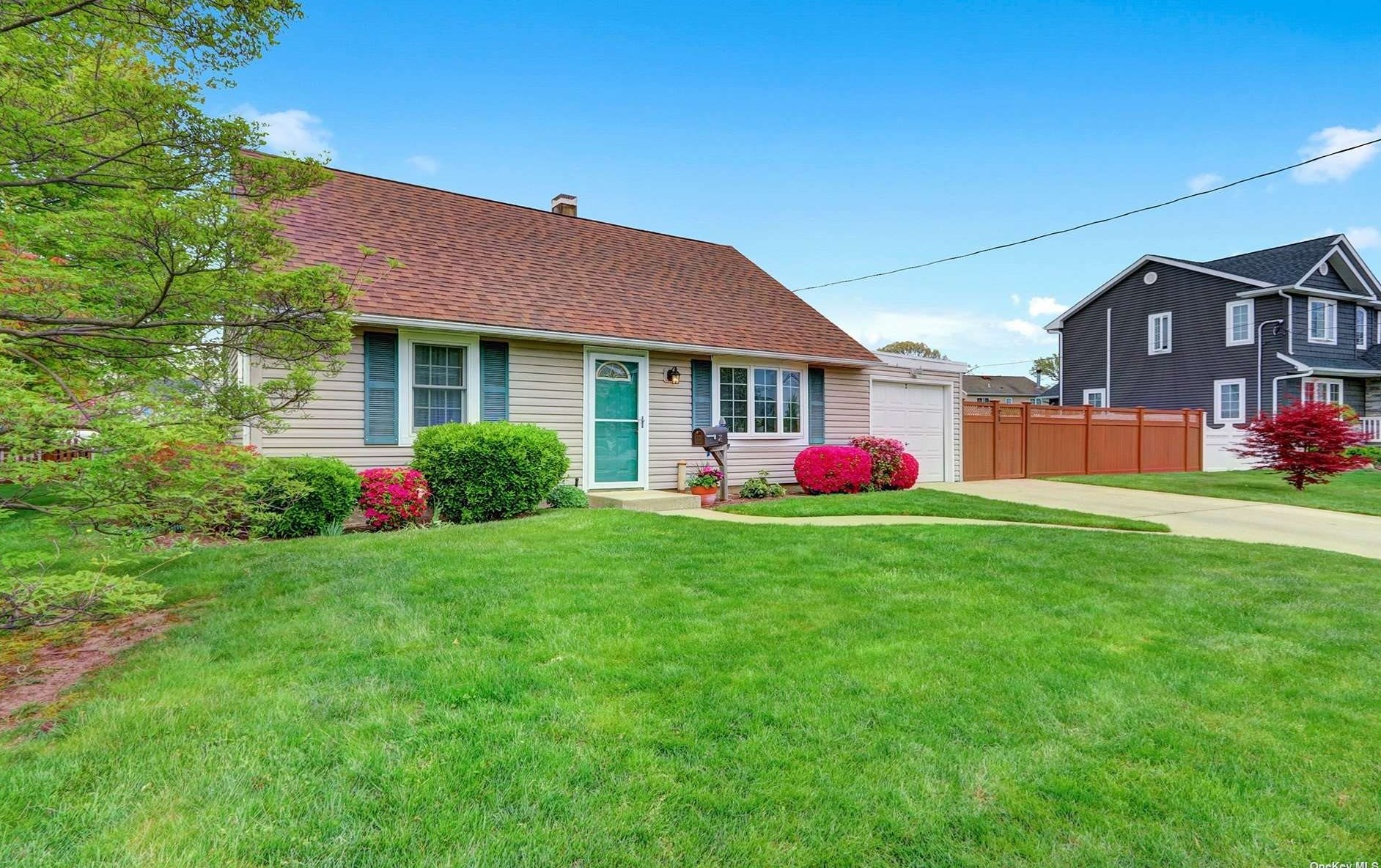 26 Plymouth Rd, East Massapequa, NY 11758-6134
