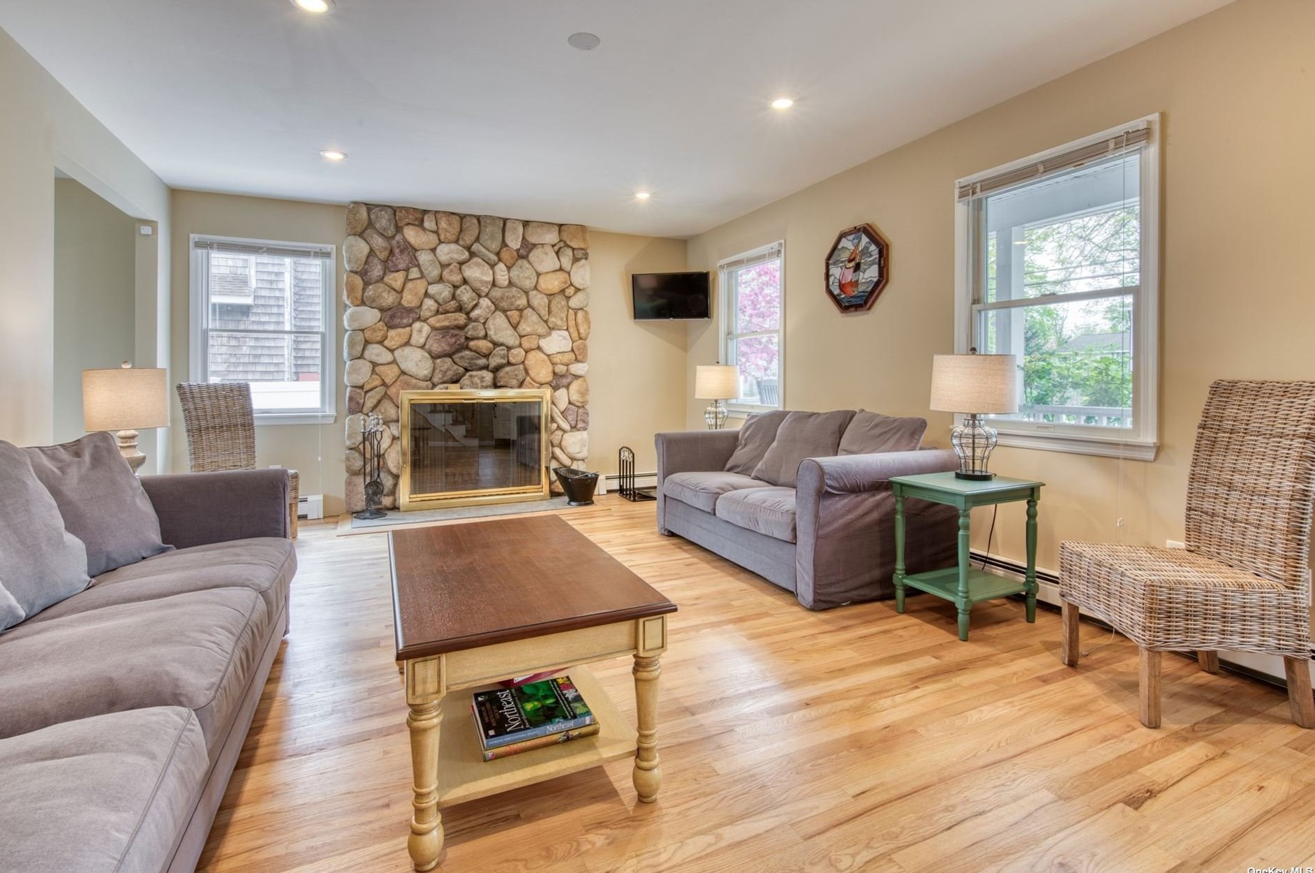 318 2nd St, Greenport, NY 11944