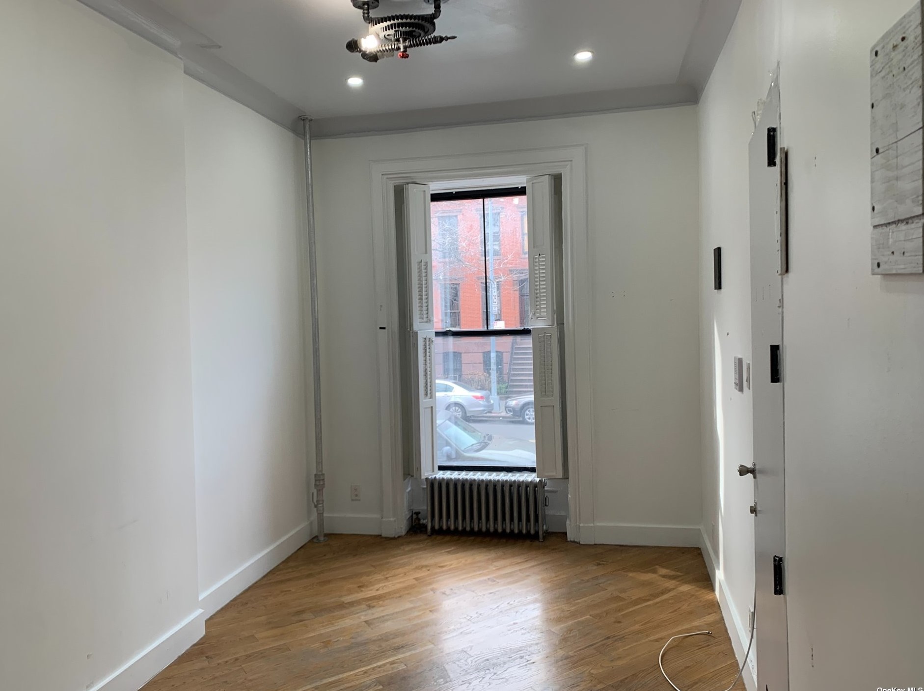 299 Vanderbilt Ave #1, Brooklyn, NY 11205