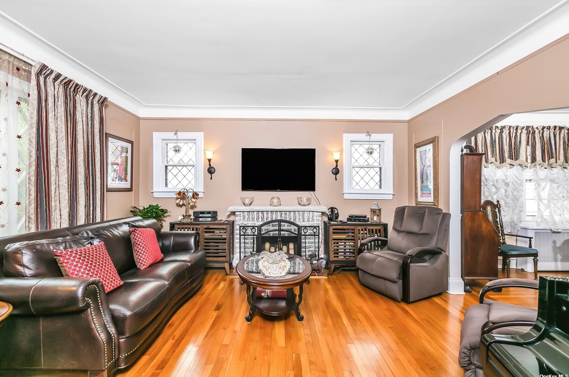 33-54 167th St, Flushing, NY 11358-1125