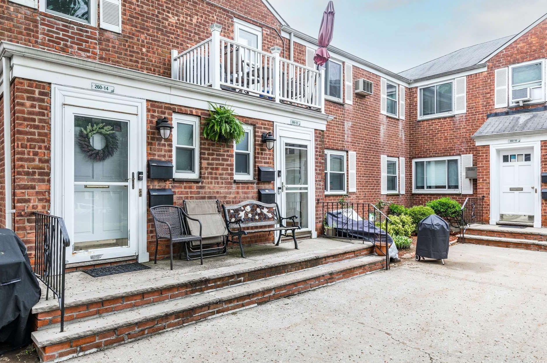 260-14 73 Ave #2nd Fl, Floral Park, NY 11004