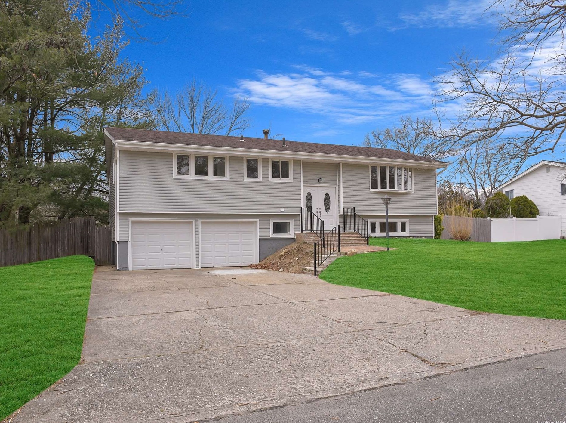 1013 Commack Rd, Huntington Station, NY 11746