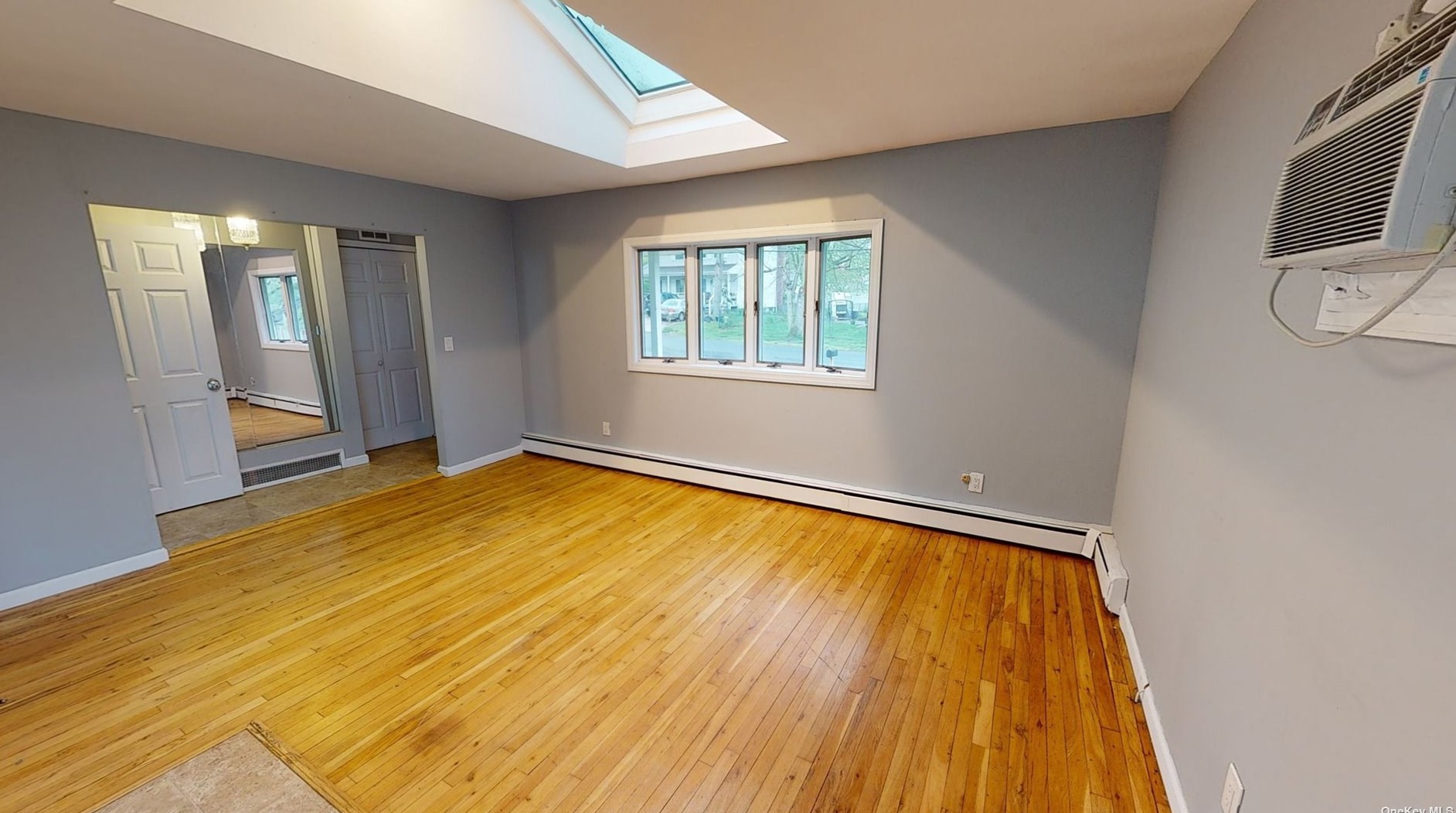 462 Adirondack Dr, Farmingville NY  11738-2043 exterior