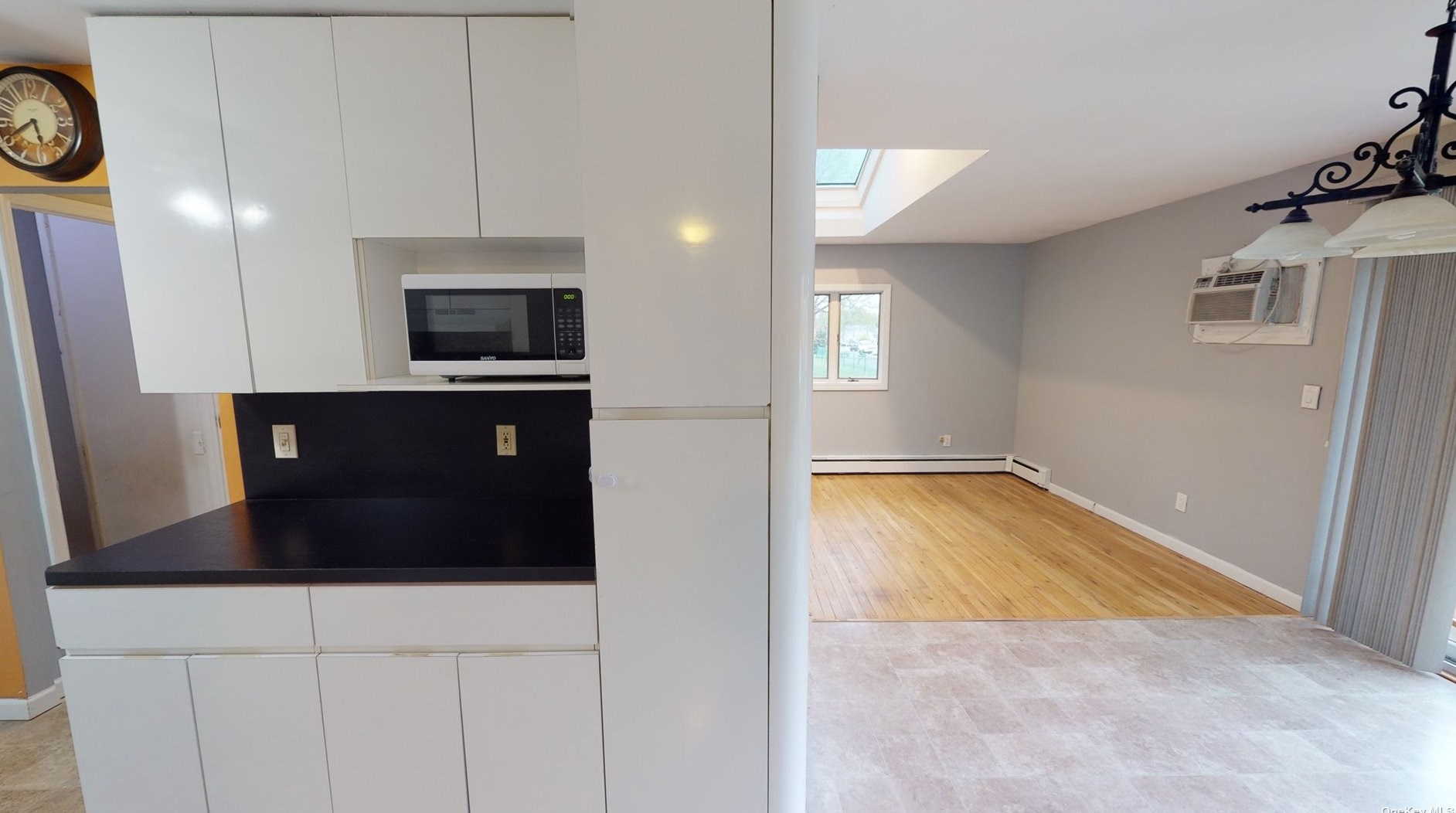 462 Adirondack Dr, Farmingville NY  11738-2043 exterior