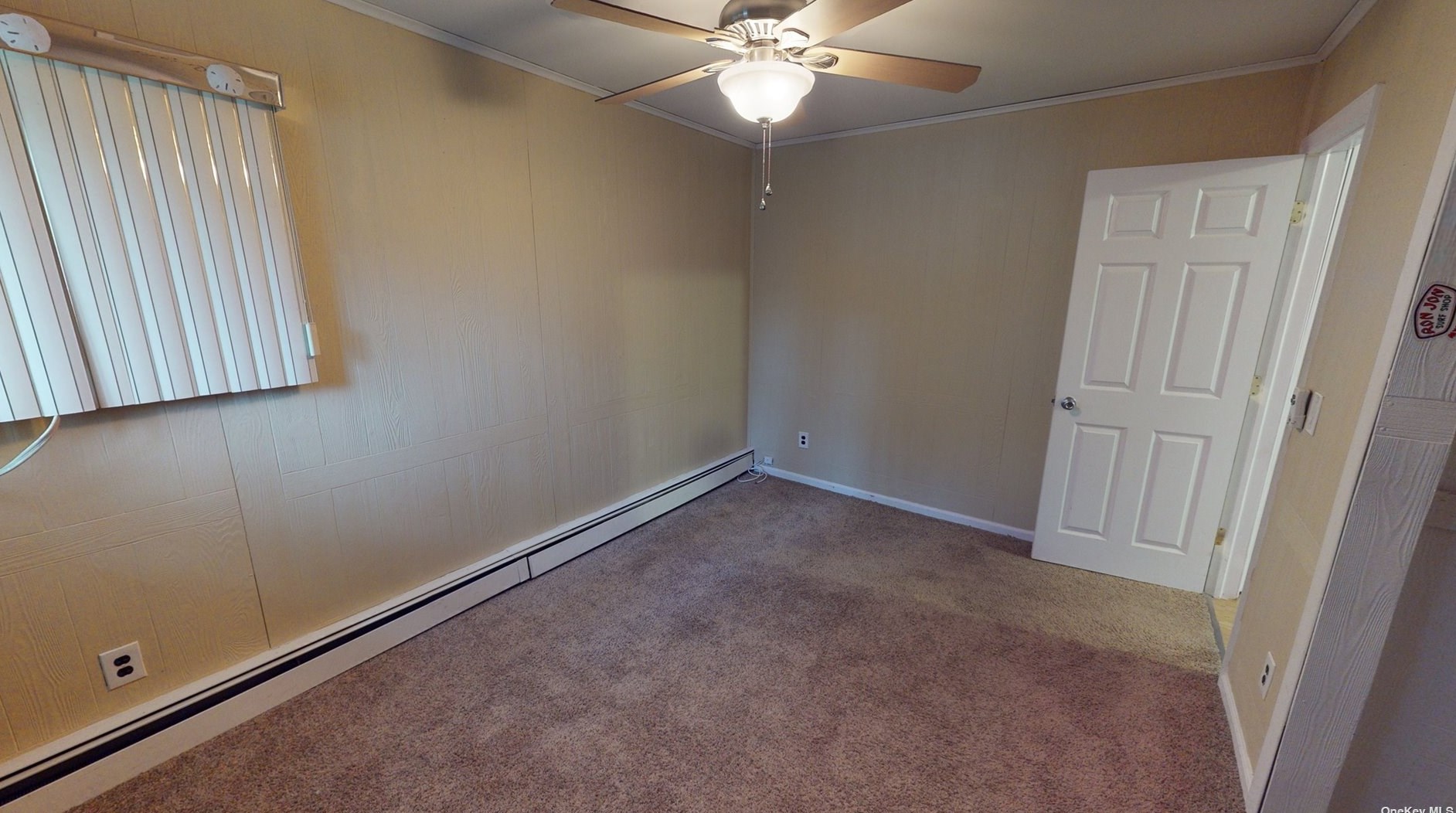 462 Adirondack Dr, Farmingville NY  11738-2043 exterior