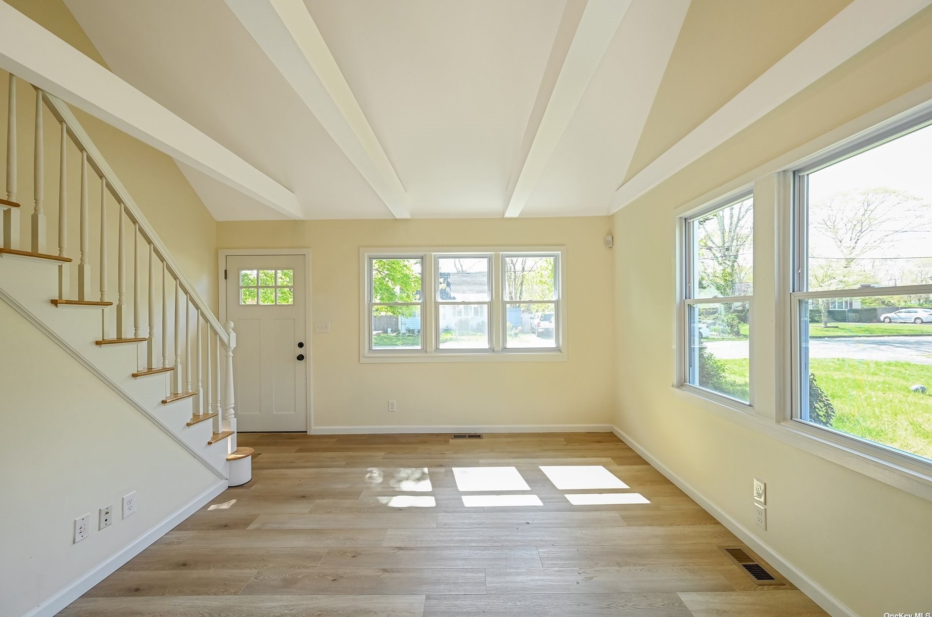 21 Birchwood Dr, Smith Point NY  11967-3907 exterior