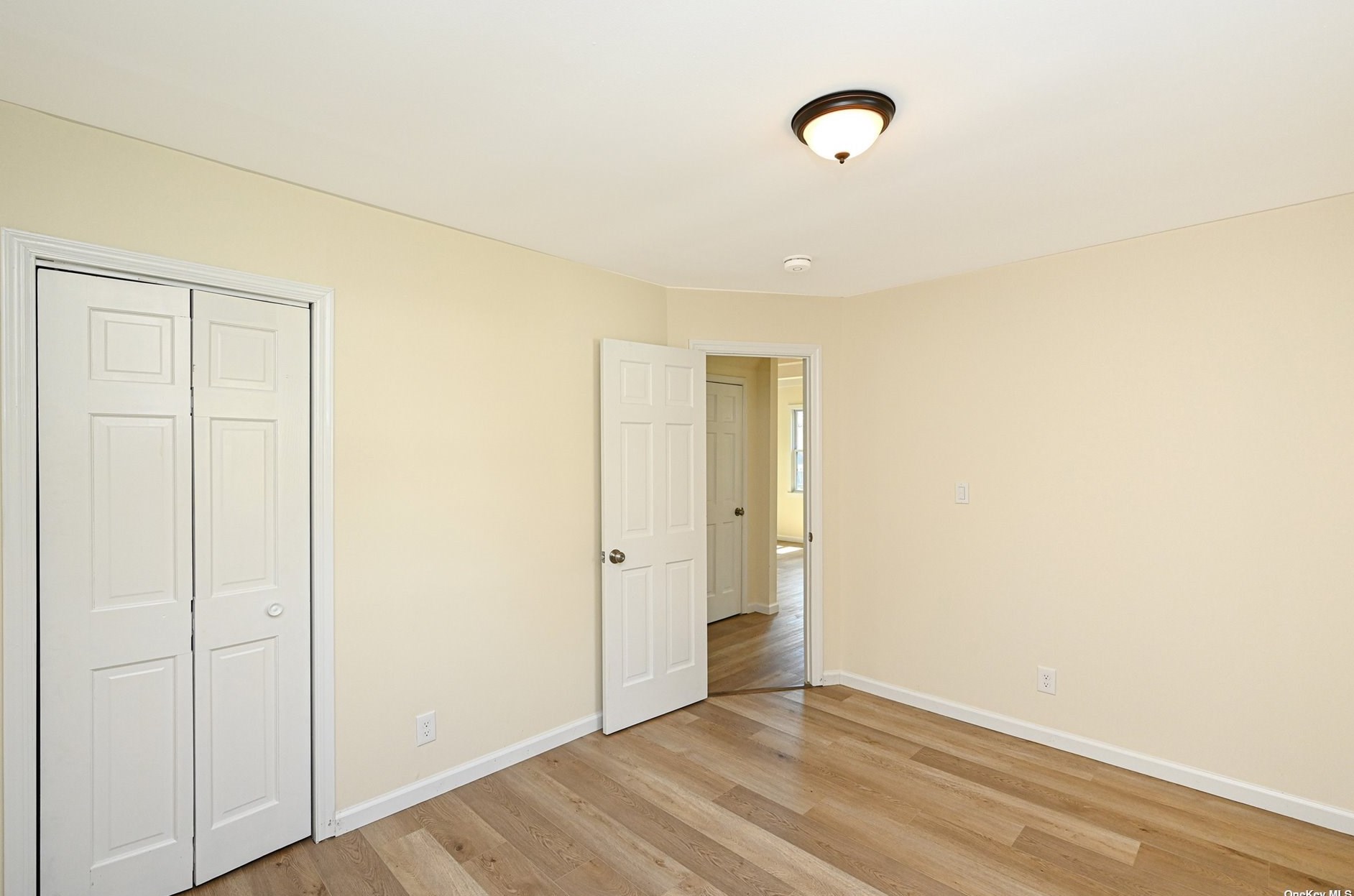 21 Birchwood Dr, Smith Point NY  11967-3907 exterior