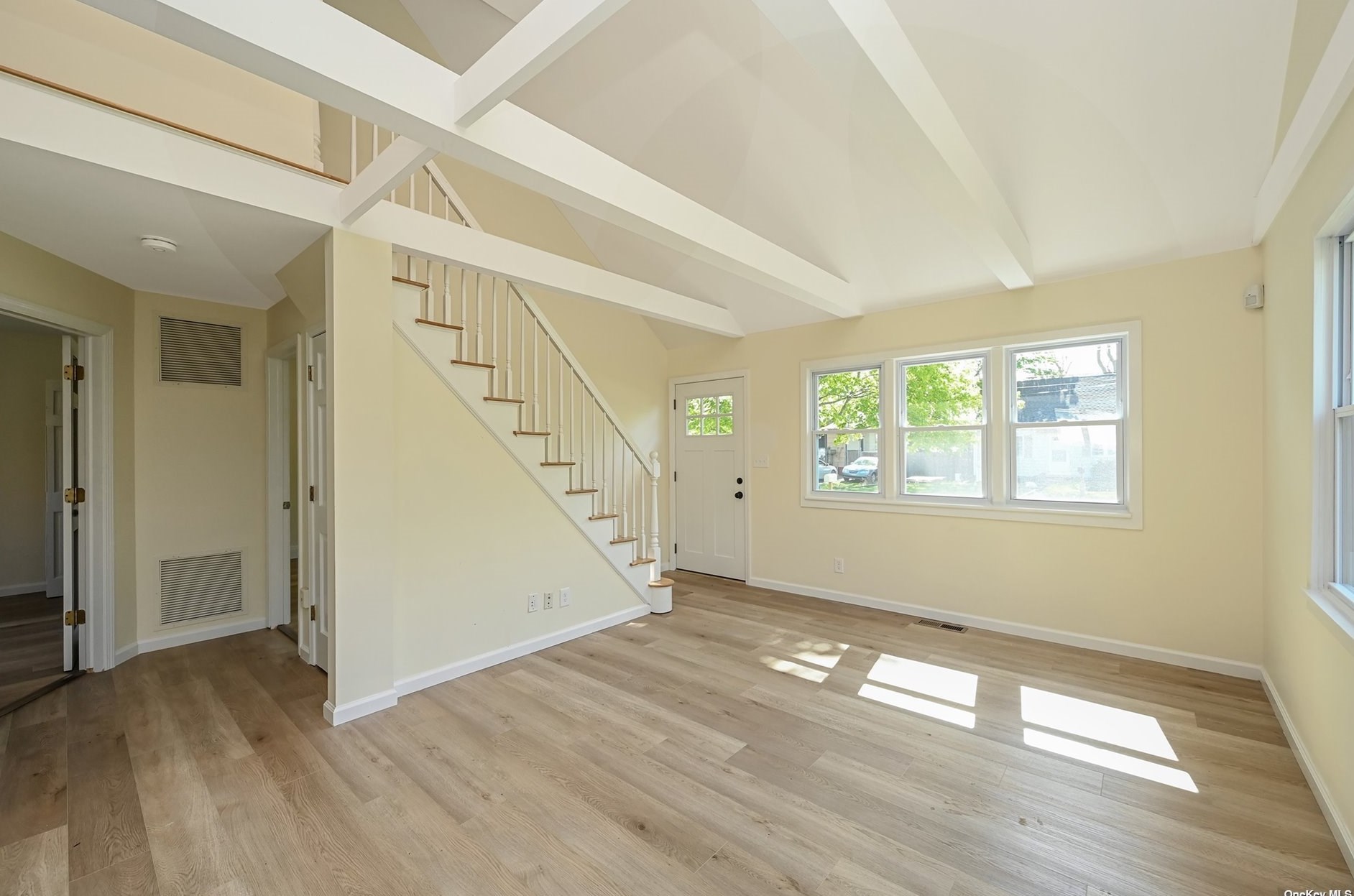 21 Birchwood Dr, Smith Point NY  11967-3907 exterior