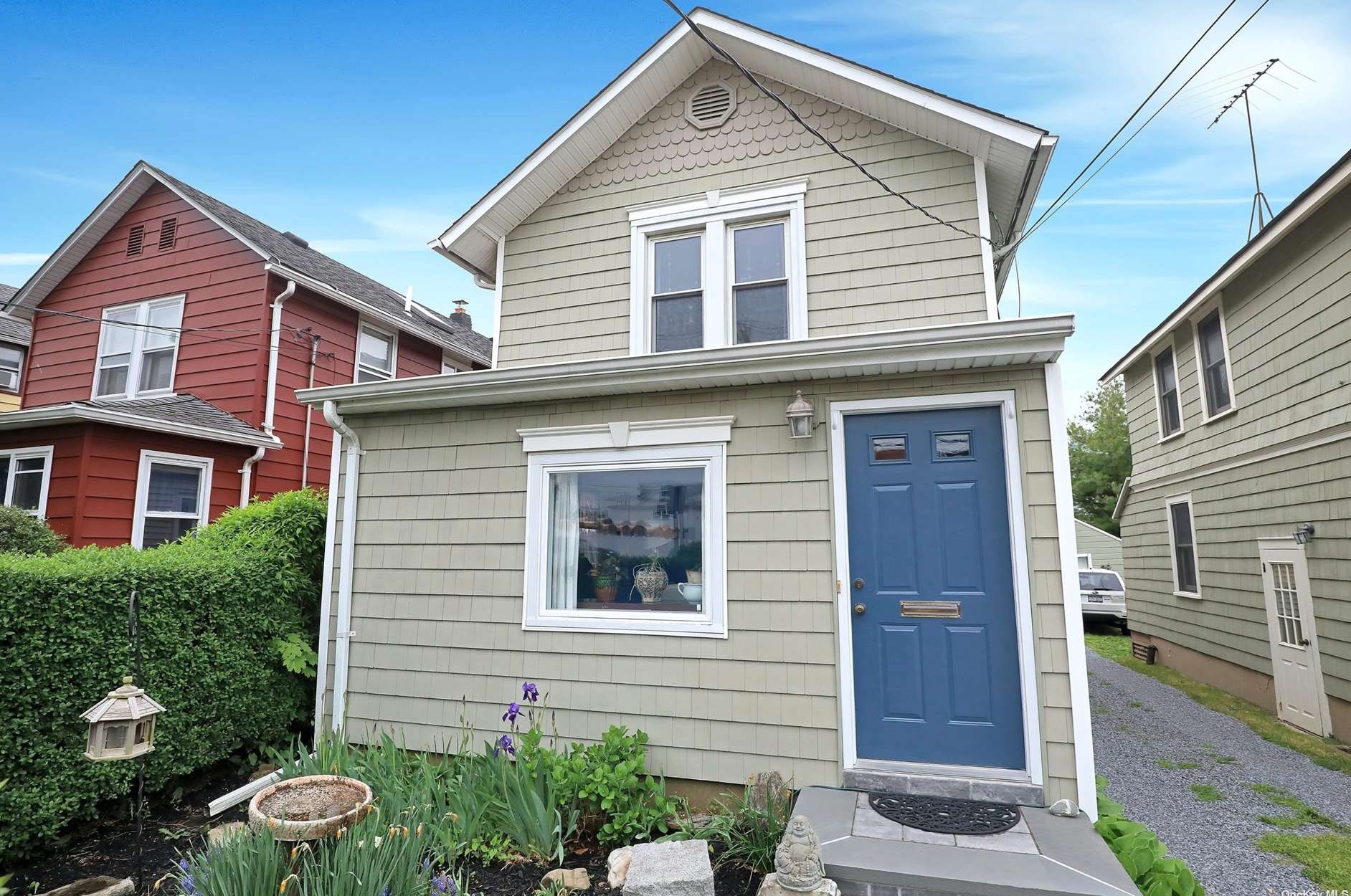 12 Evergreen Ave, Port Washington, NY 11050-3605