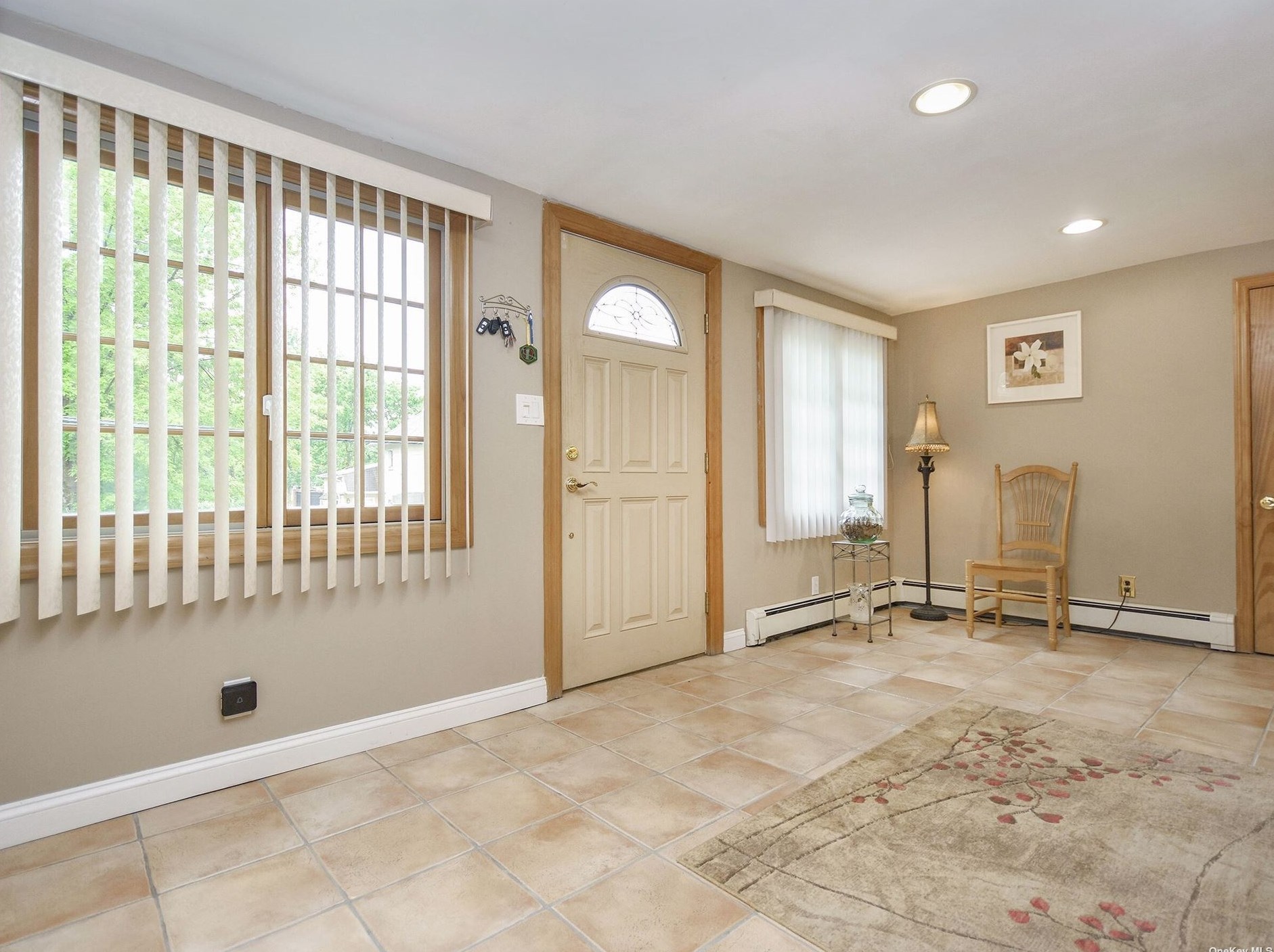 40 Valentine Ave, Glen Cove, NY 11542-4146