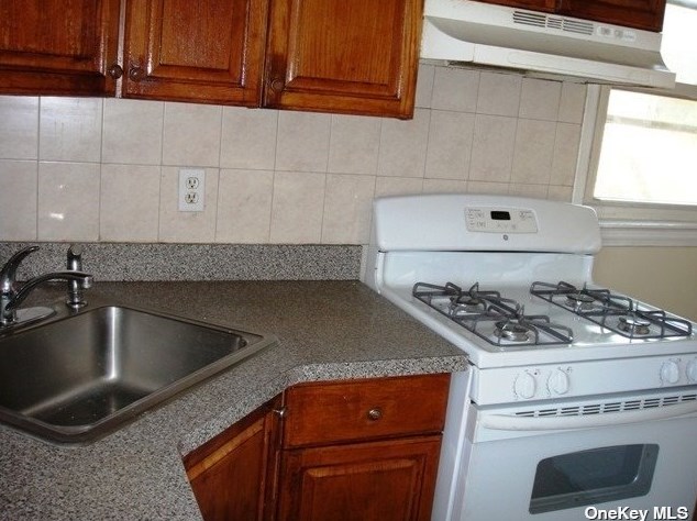 84-31 252nd St, Jamaica, NY 11426