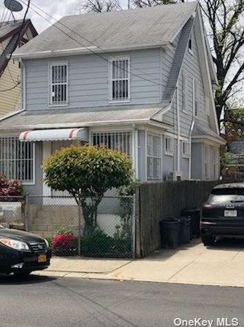 4528 Union St, Flushing, NY 11355-3439