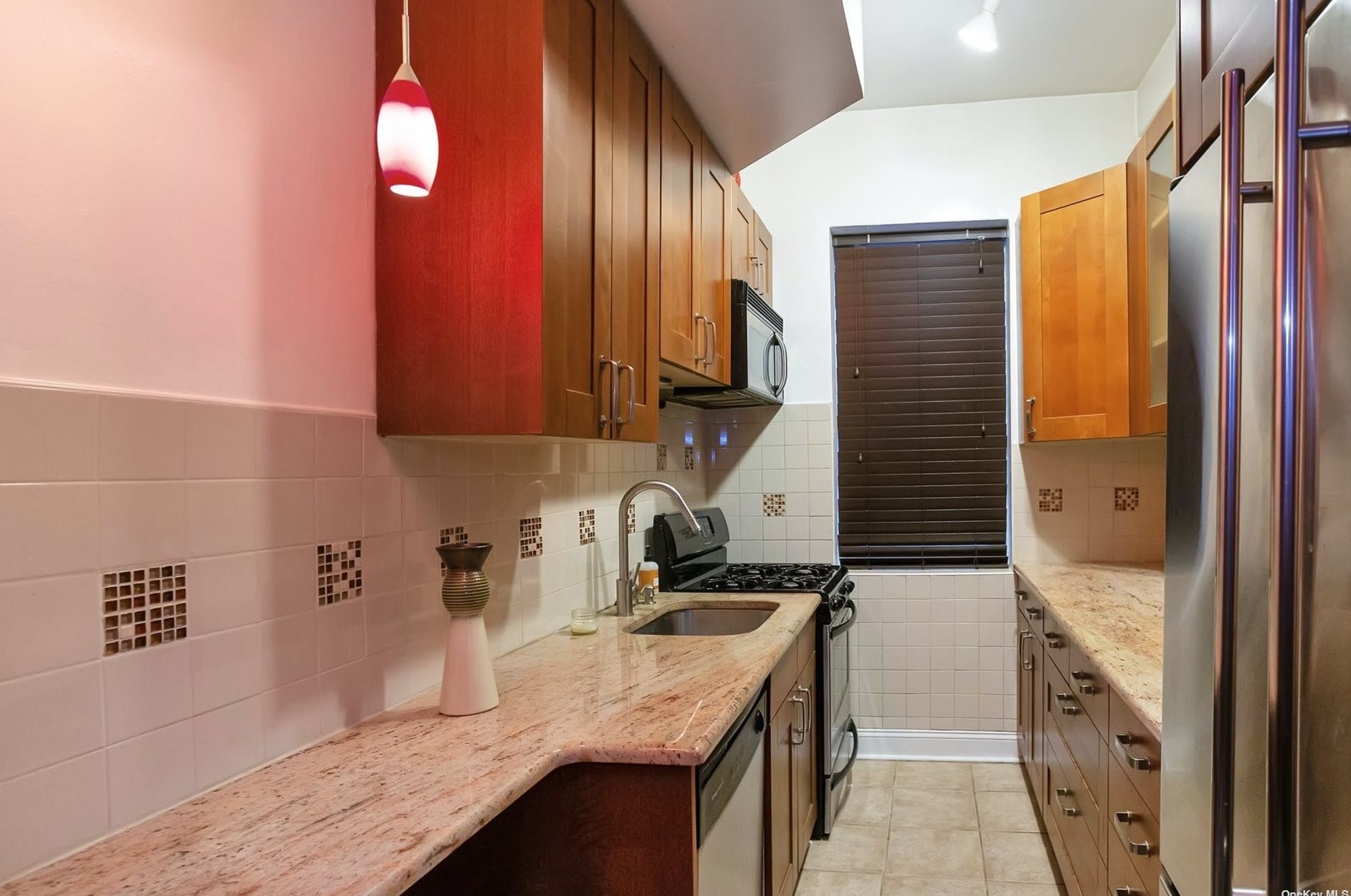 6725 Clyde St Apt 1g, Flushing, NY