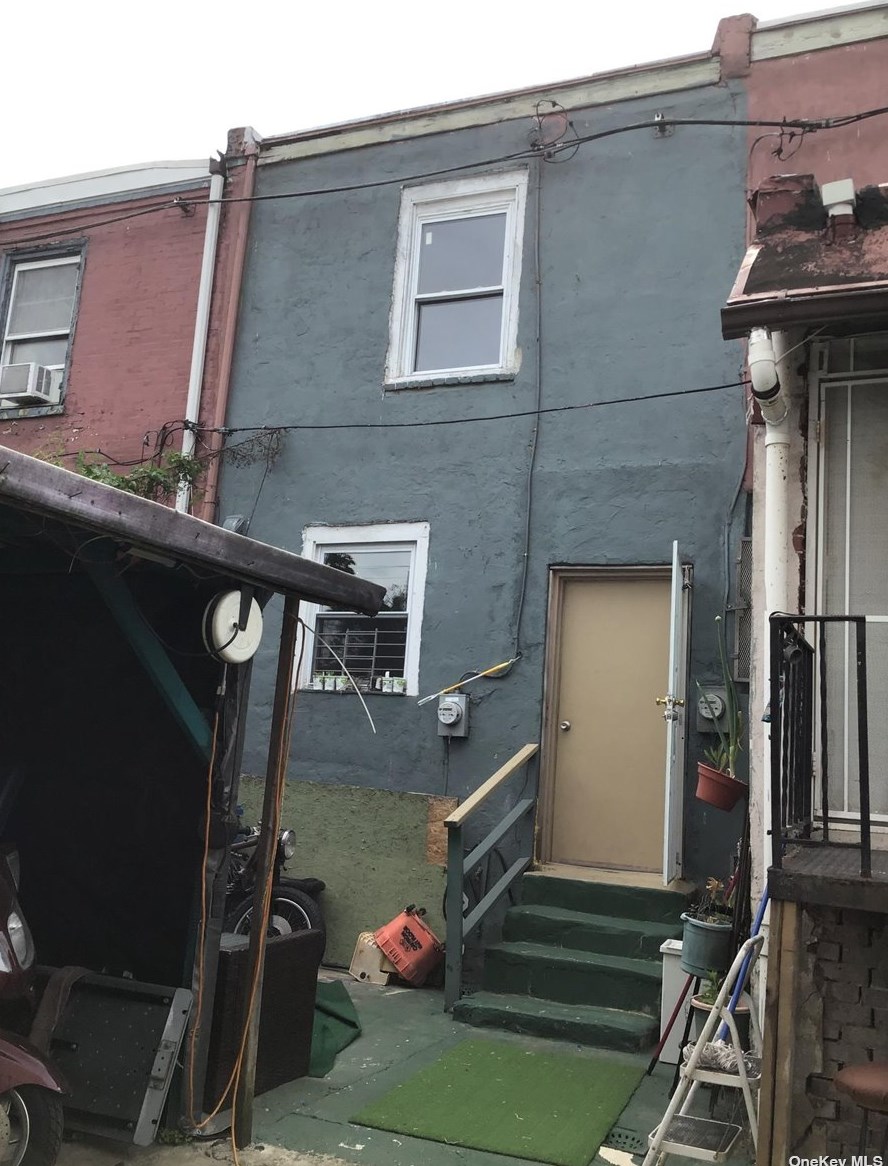 1811 Reese St, Philadelphia, PA 19122-2118