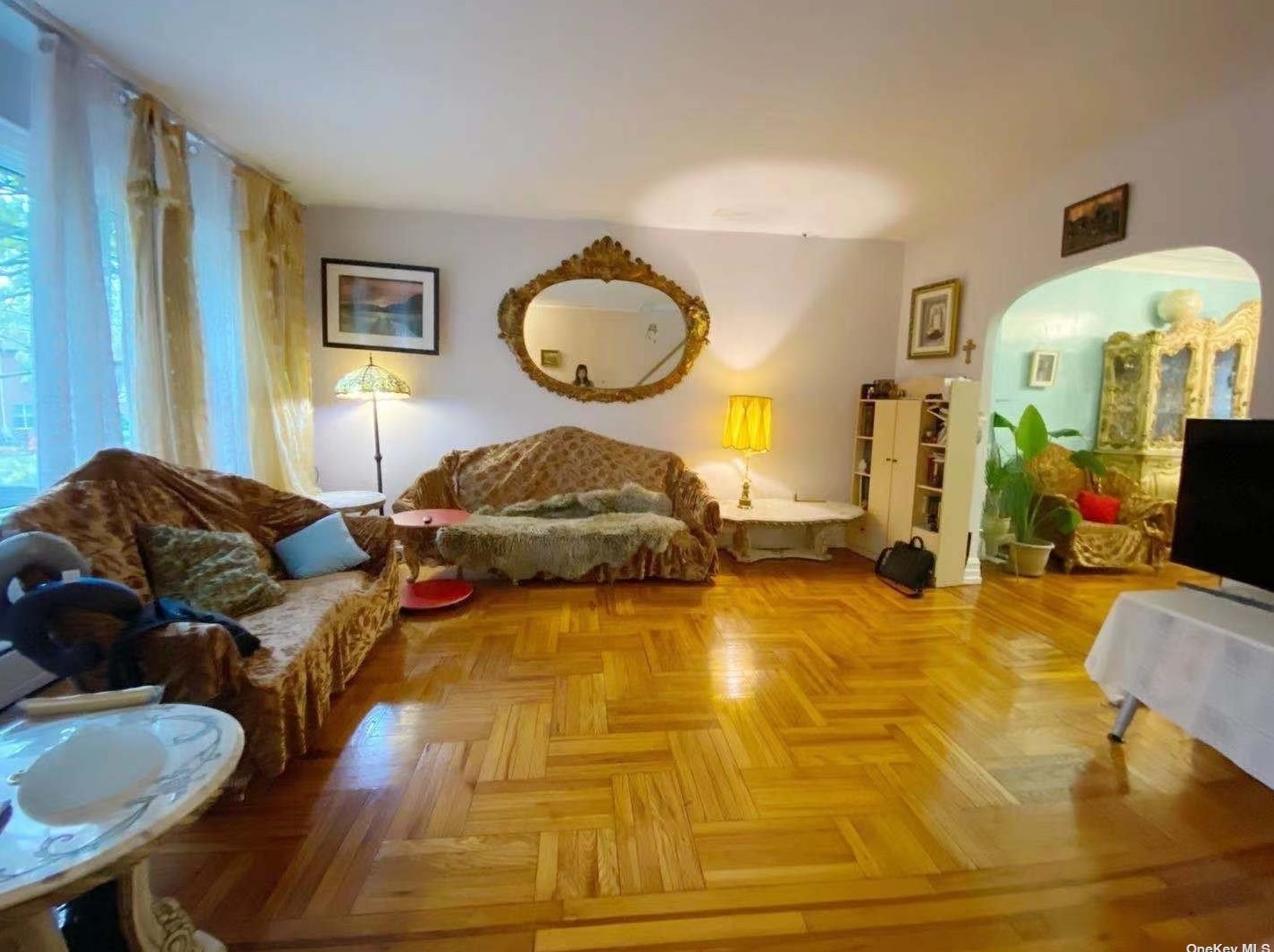 68-25 Groton St, Flushing, NY 11375-5921
