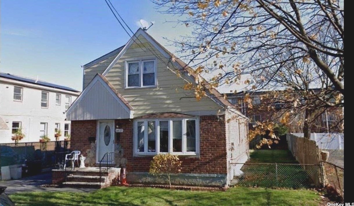 88-57 Sabre St, Jamaica, NY 11427