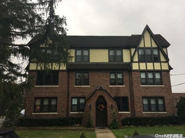 24 Vanderbilt Ave Apt 2c, North Hills, NY