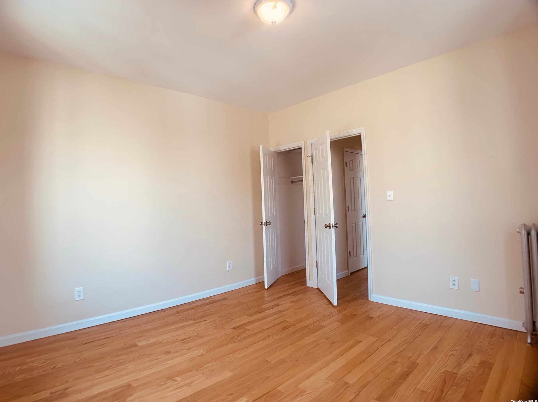 37-67 63rd St #3c, Flushing, NY 11377