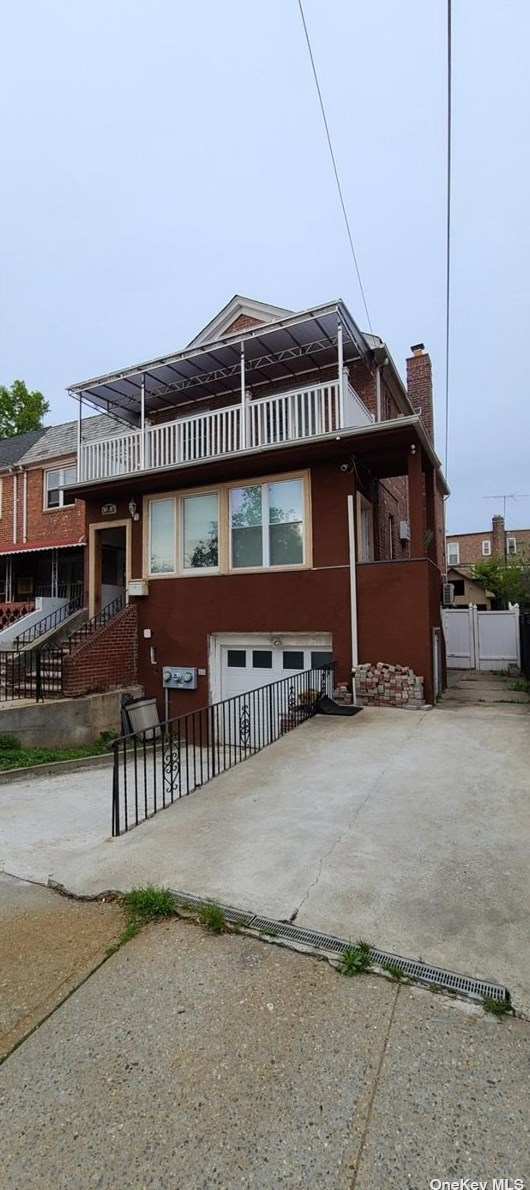 30-37 82nd St, Flushing, NY 11370