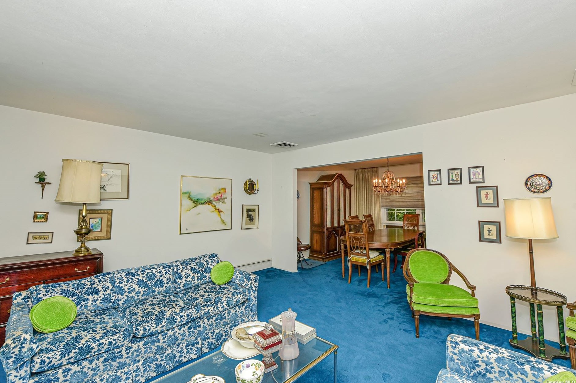 2905 Oceanside Rd, Rockville Centre NY  11572-3149 exterior