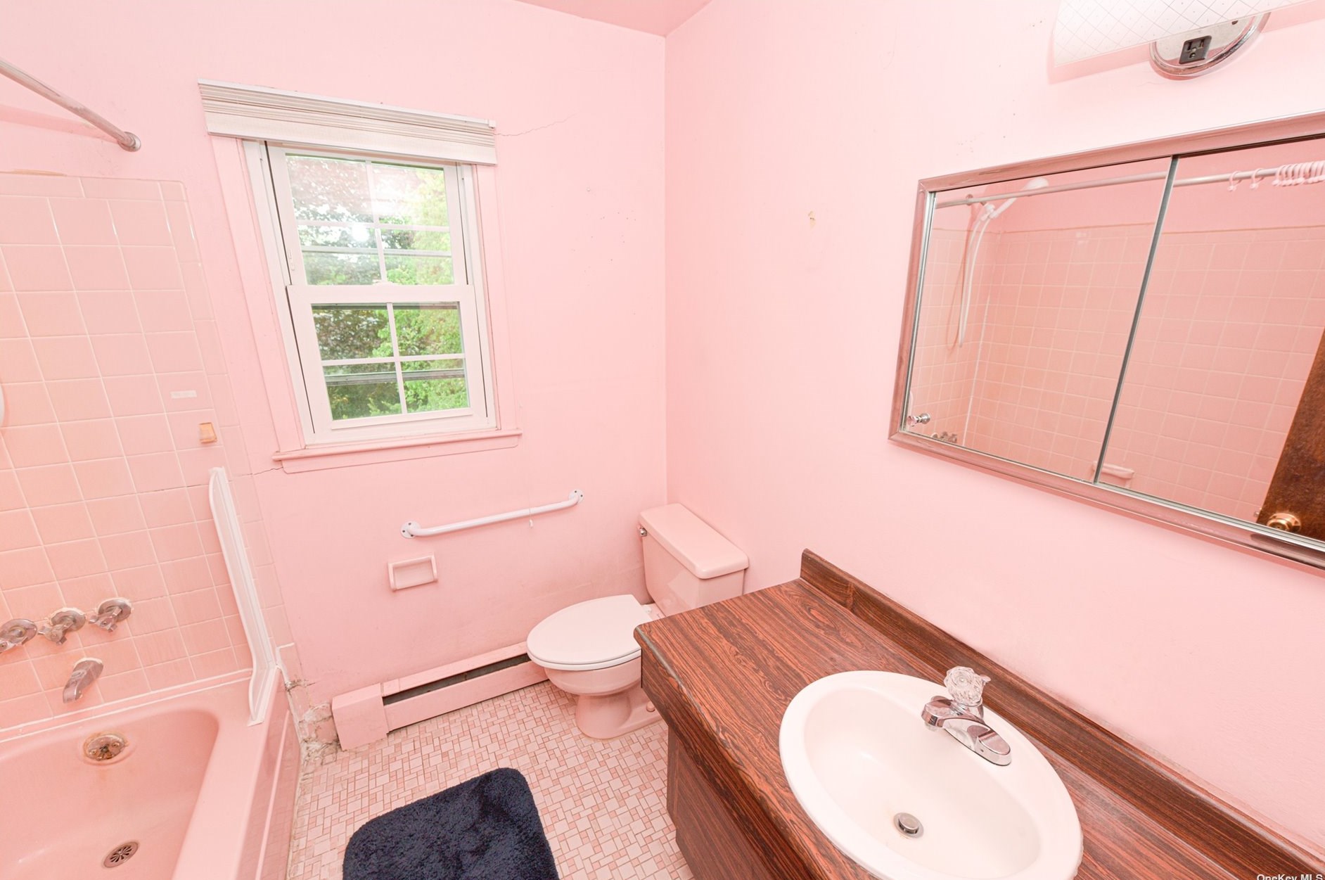 2905 Oceanside Rd, Rockville Centre NY  11572-3149 exterior