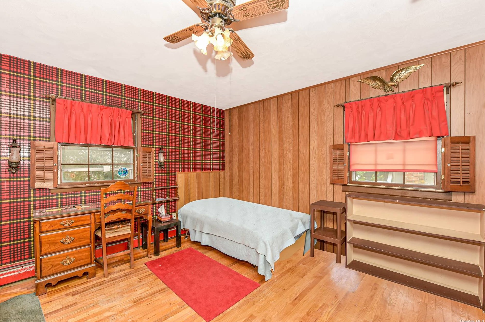 2905 Oceanside Rd, Rockville Centre NY  11572-3149 exterior