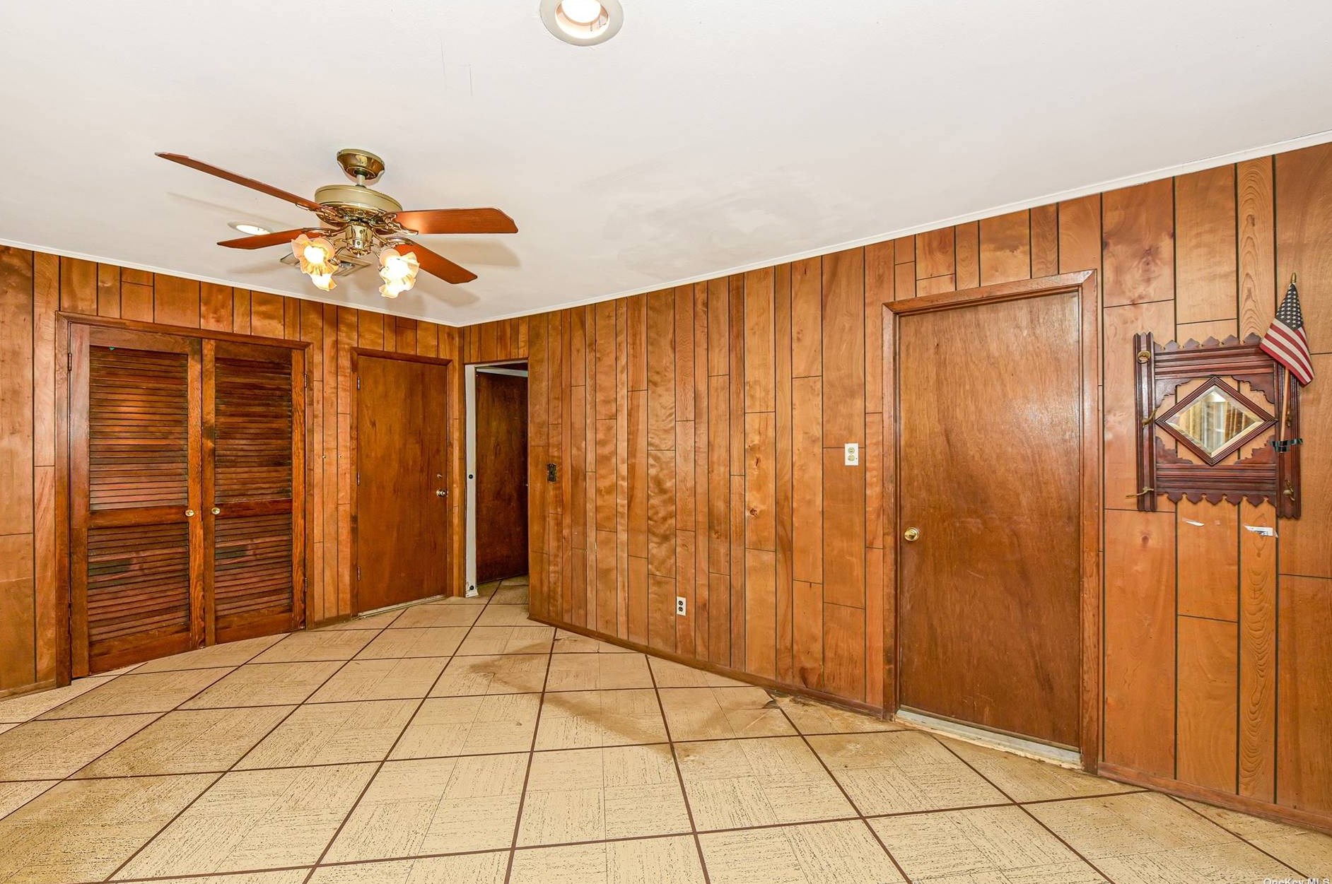 2905 Oceanside Rd, Rockville Centre NY  11572-3149 exterior