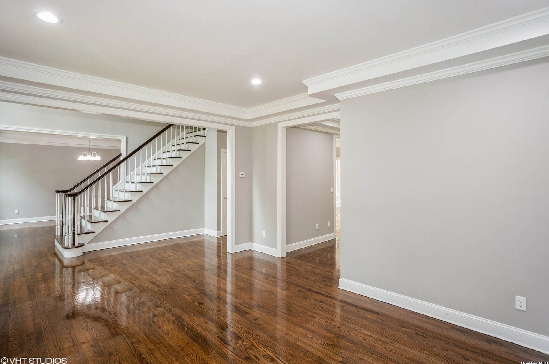 18 Watercrest Ct, Head Of The Harbor NY  11780-9702 exterior