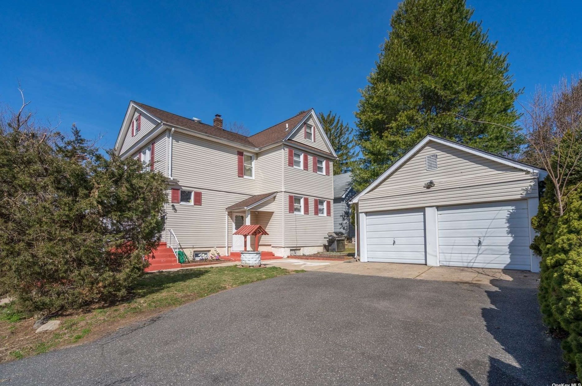 2 Elm St, Muttontown, NY 11545