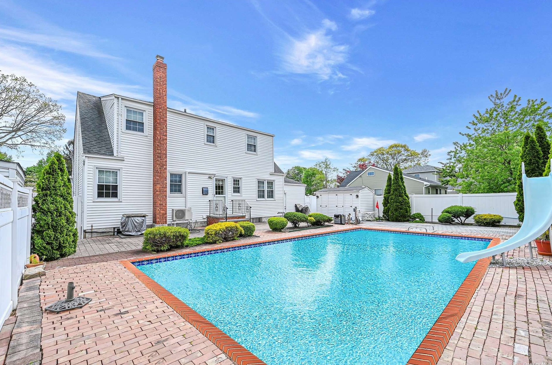 183 Commonwealth Ave, East Massapequa, NY 11758-4231