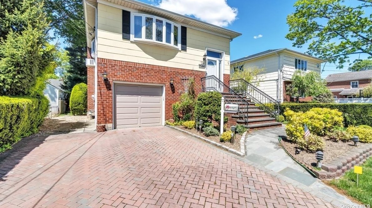 286 William St, Hempstead, NY 11550-5848