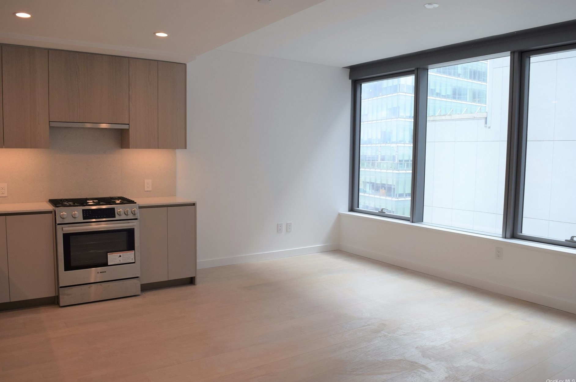 3 Ct Square #1404, Long Island City, NY 11101