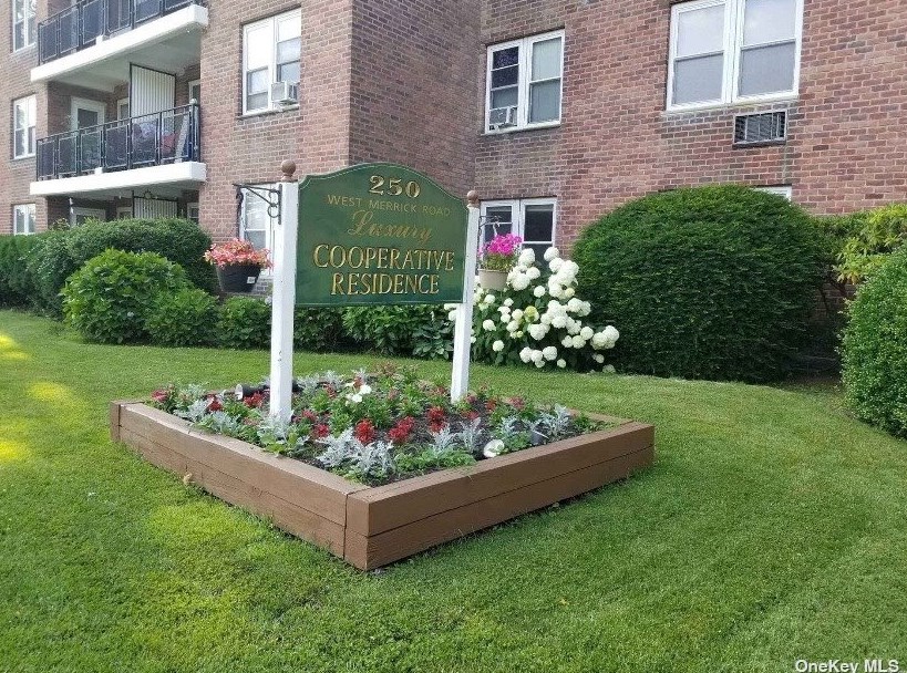 250 W Merrick Rd #4f, Freeport, NY 11520