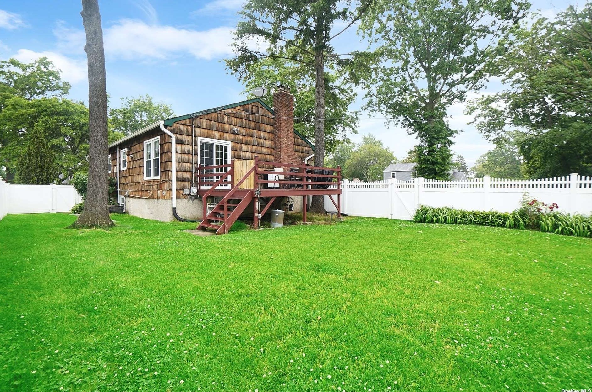 70 Elder Dr, Commack NY  11725-2310 exterior