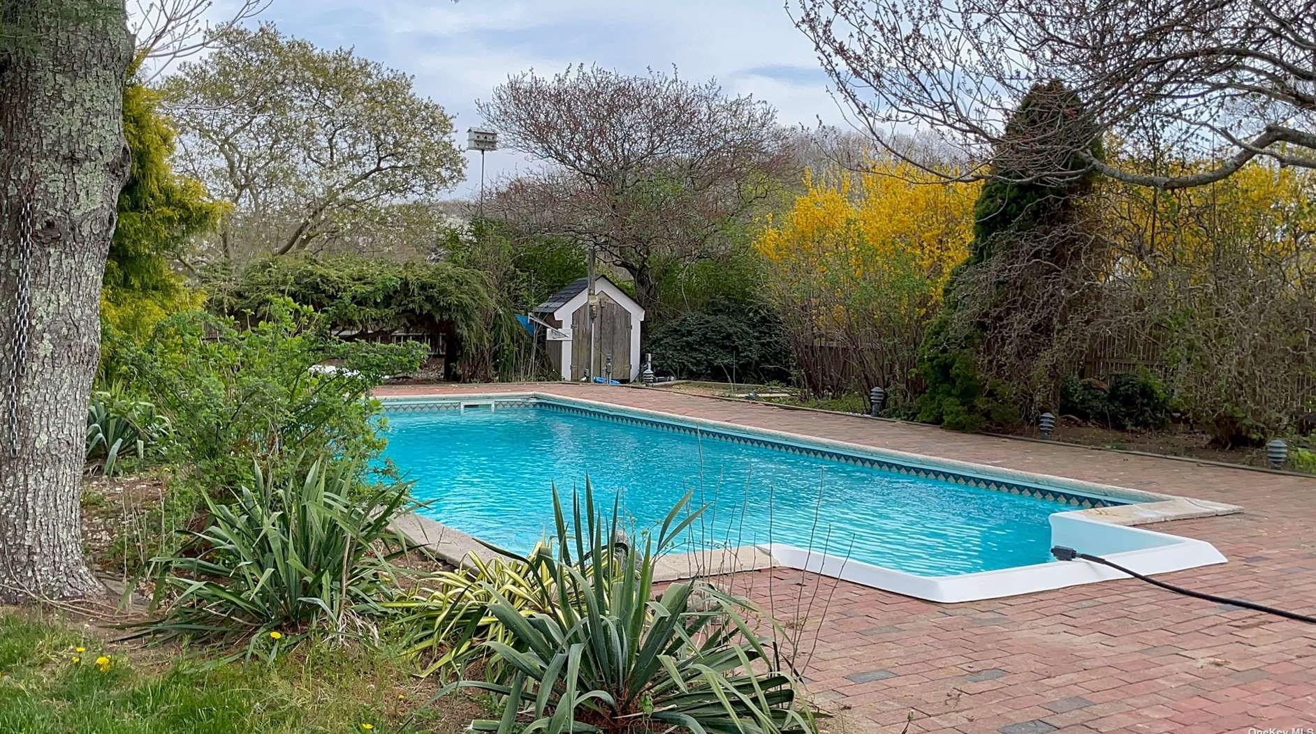 172 Three Mile Harbor Rd, East Hampton, NY 11937