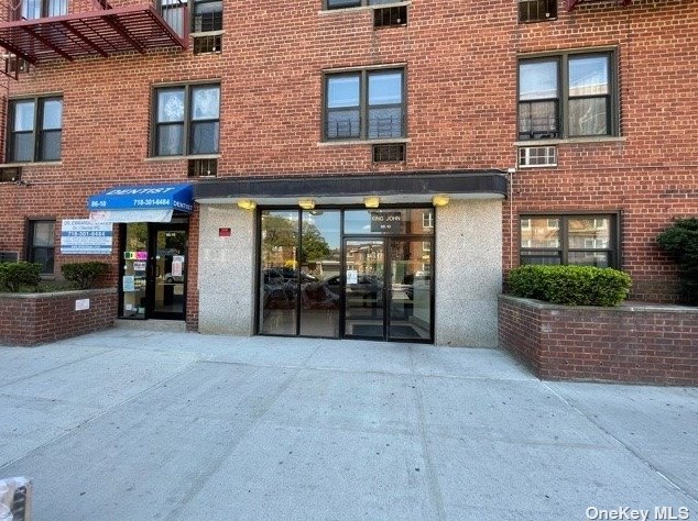 86-10 Grand Ave, Flushing, NY 11373-3007