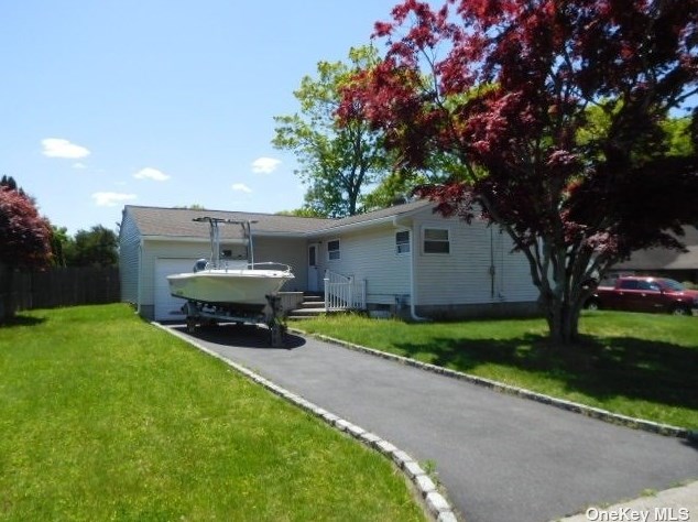 143 Stuyvesant Dr, Prt Jefferson Station, NY 11776-4224