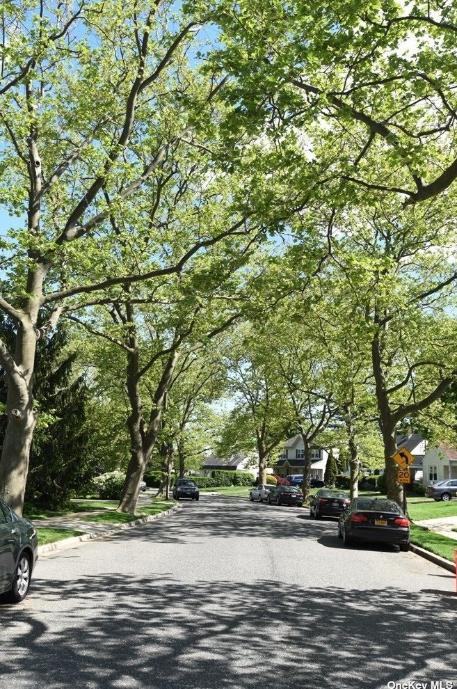 27 Hilltop Rd, Plainedge, NY 11756-2211