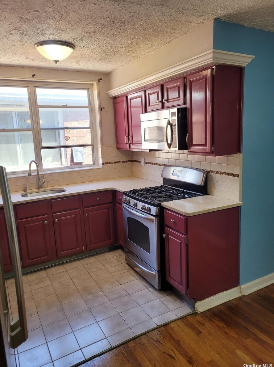 2748 Matthews Ave, Bronx, NY 10467