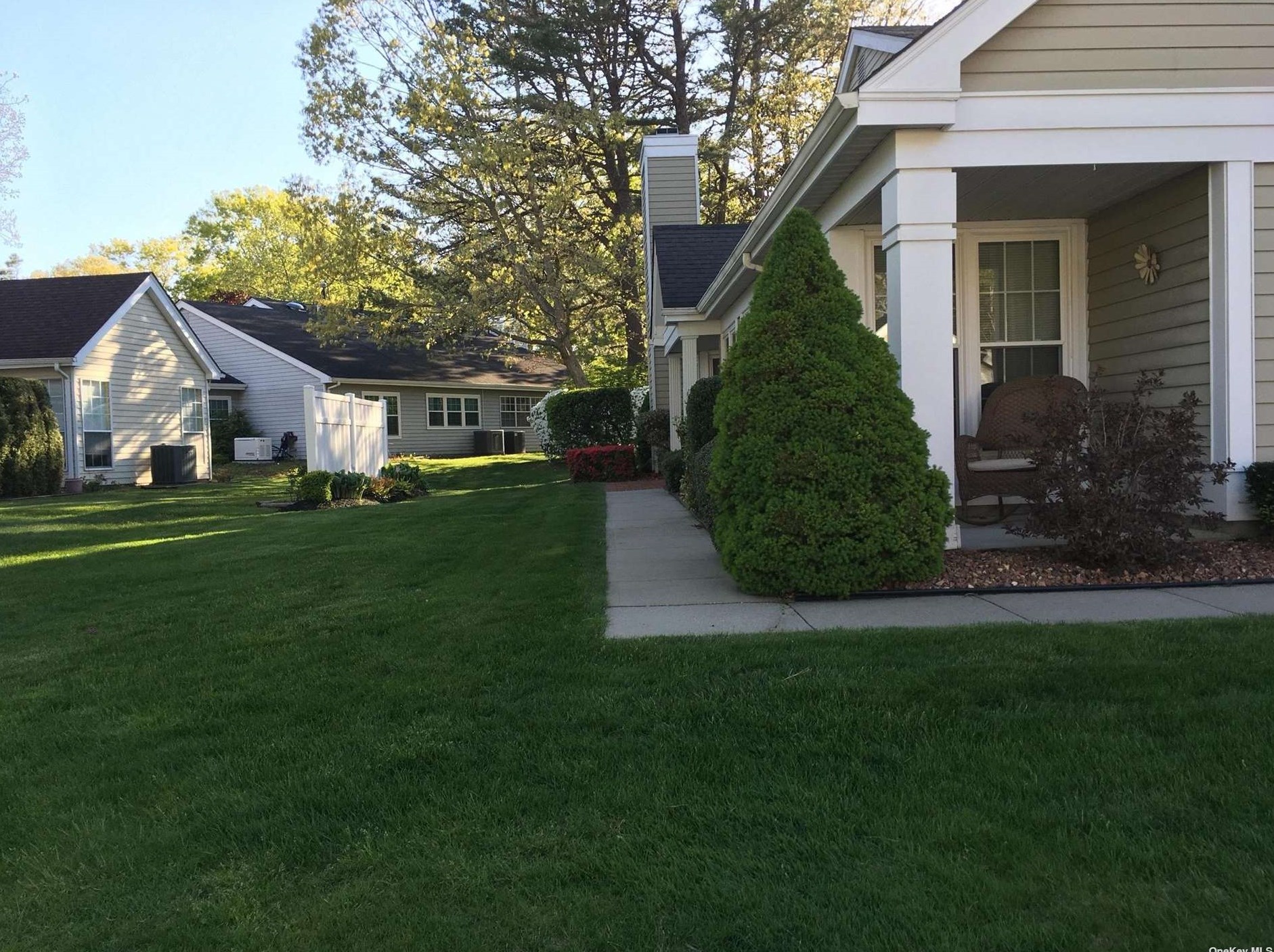 278 Glen Dr, Panamoka, NY 11961