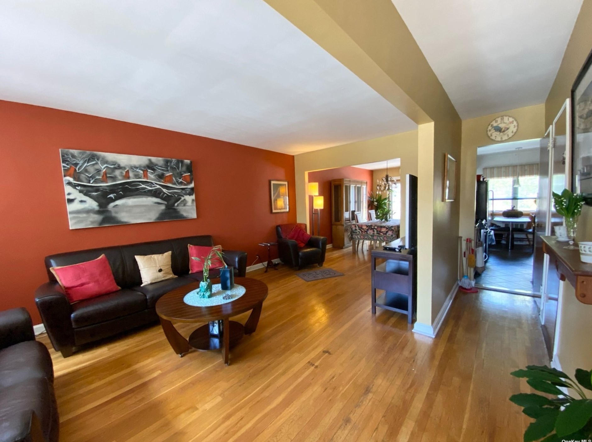 51-26 69th Pl, Flushing, NY 11377-6005